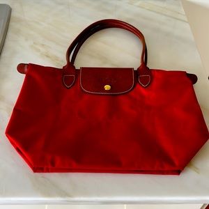 Longchamp Le Pilage nylon shoulder tote. Red